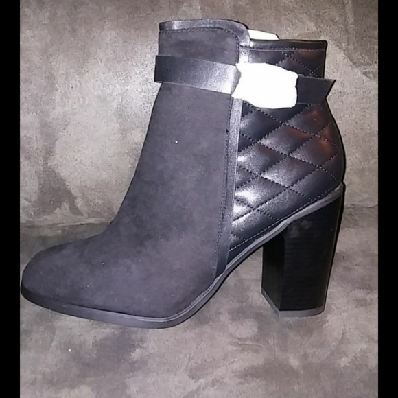 Boot - Picture 3 of 5